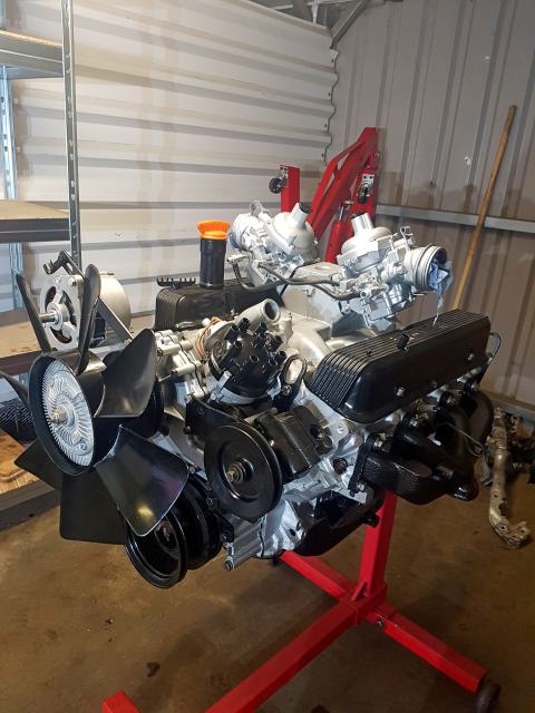 Land Rover V8 motor felújítás után beépítés előtt