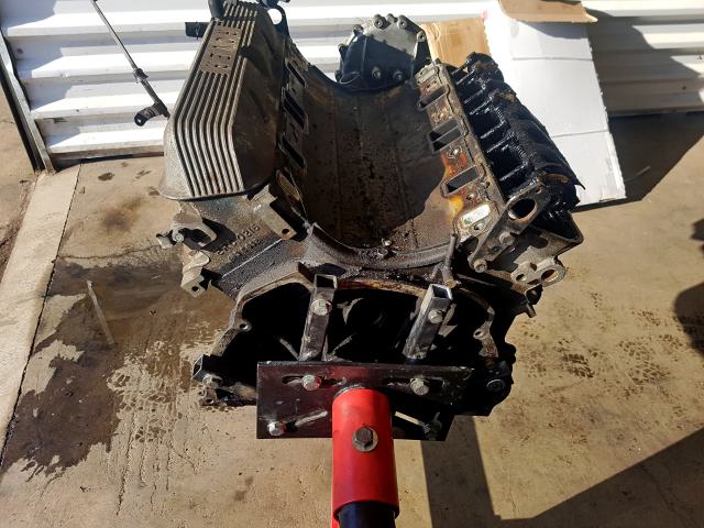 Land Rover V8 motor szétszerelés előtt erősen szennyezett állapotban