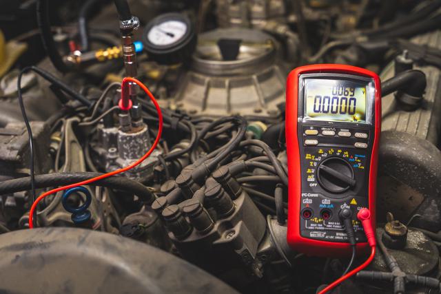 Bosch K-Jetronic diagnosztikai mérés klasszikus Mercedes-Benz modellen
