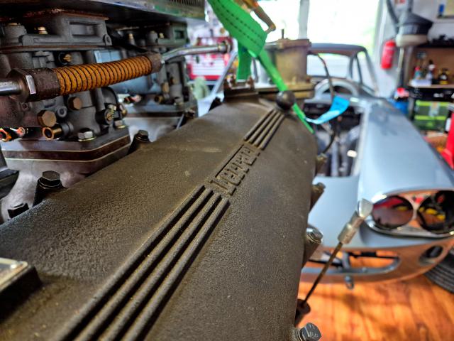 Ferrari Colombo V12 kiemelés