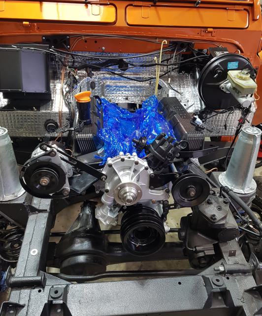Amerikai megrendelésre felújított és korszerűsített Land Rover V8 motor