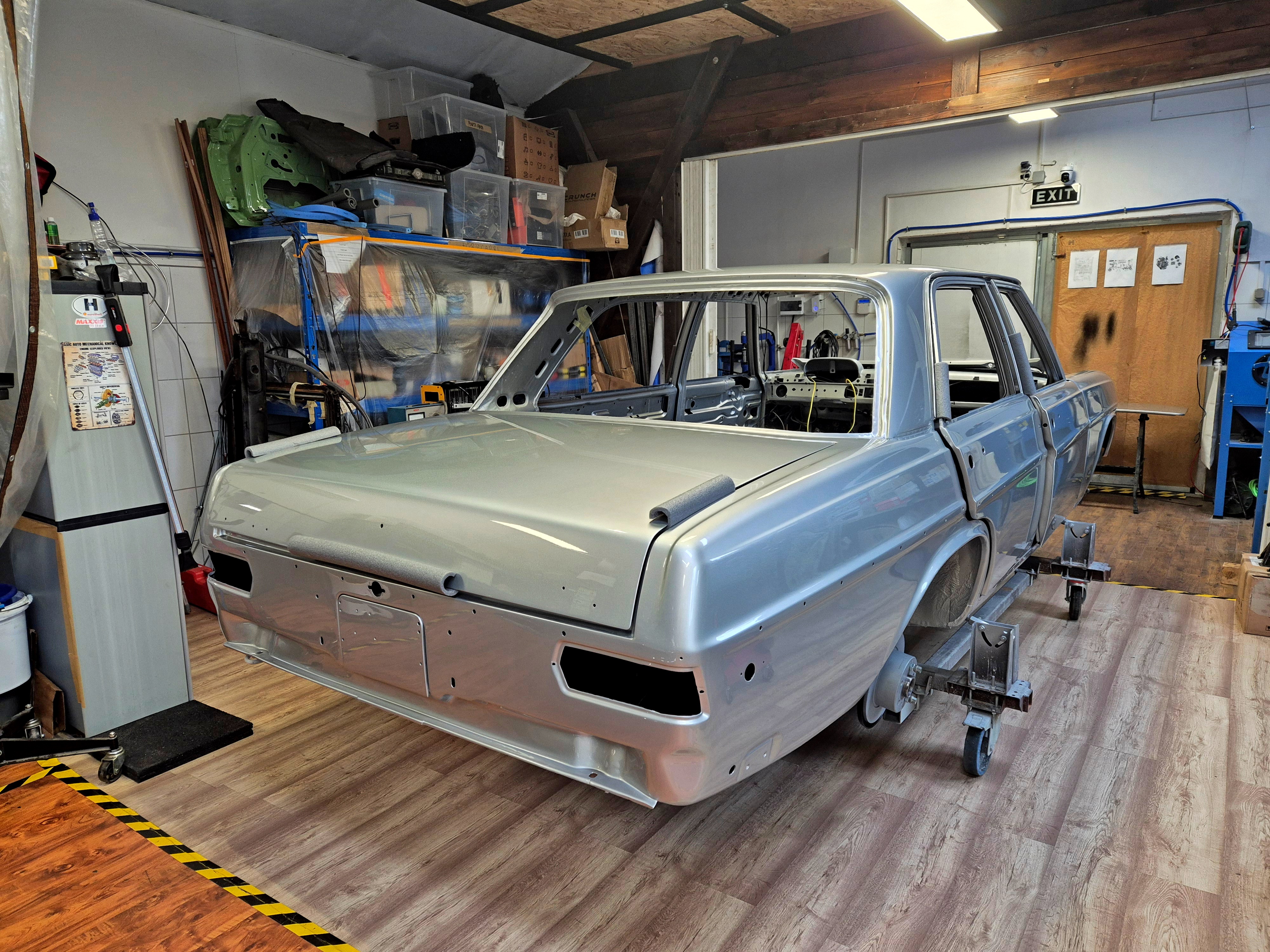 Mercedes-Benz W109 felújított hátsó karosszériarésze