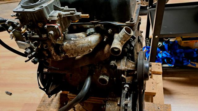 Lada 2107 motorblokk szétszerelés előtt