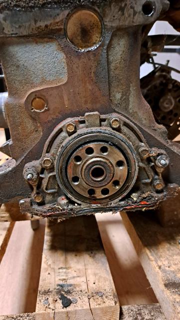 Lada motor főtengelyének hátsó tömítése