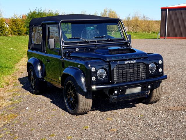 Land Rover Defender 605 LE Mustang V8 – egyedi hajtáslánc és műszaki átépítés