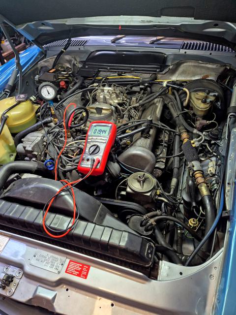 Mercedes R107 380 SL K-Jetronic rendszernyomás és elektromos értékek mérése