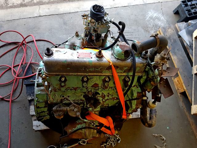Land Rover Series benzinmotor kezdeti állapota felülnézetből