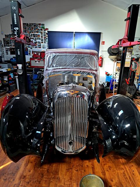 Lagonda V12 de Ville veterán autó restaurálás részlet