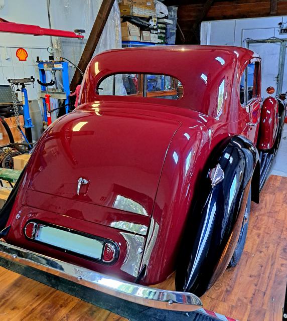 1939 Lagonda V12 de Ville felújítás műhelyben