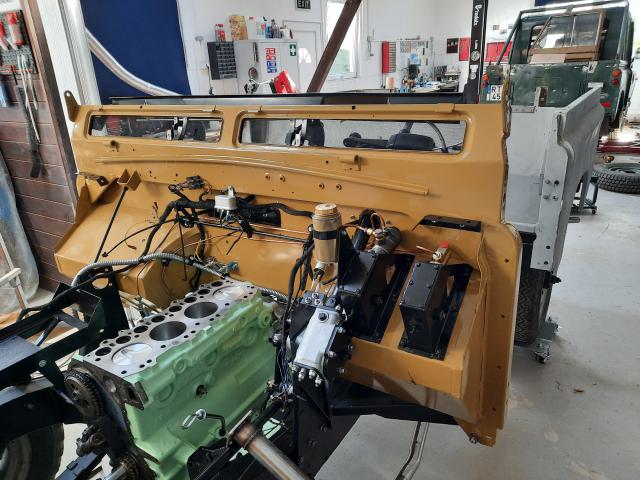 Land Rover Santana 88 Especial motor összeszerelés