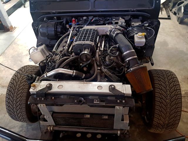 Mustang V8 motor beépítése Land Rover Defender motorterébe