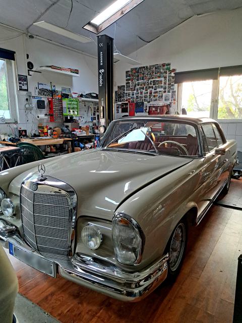 Mercedes - Benz W111 coupe szervíz OTC Garage Hungary