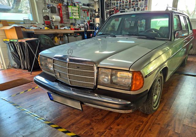 Mercedes W123T (S123) 300TD 1982