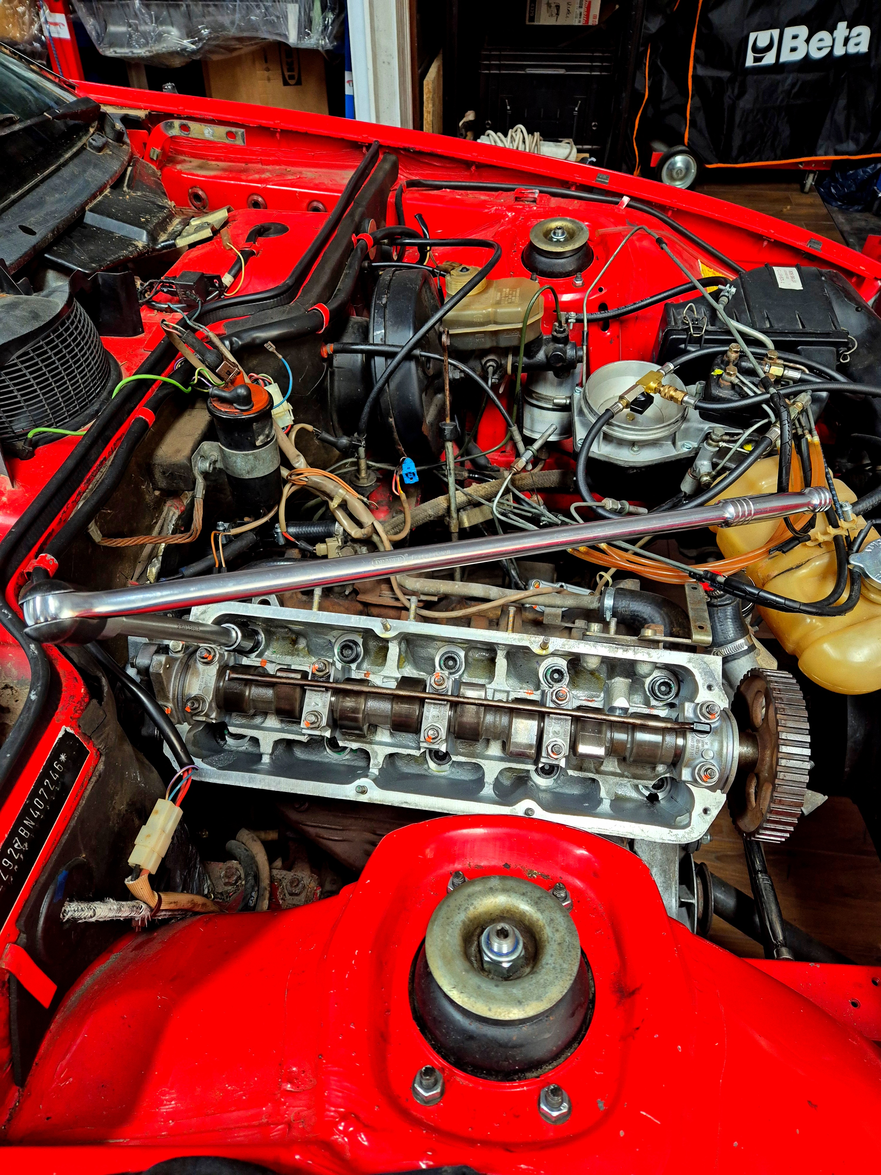 Porsche 924 hengerfej szerelés