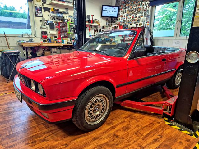 BMW E30 restoration and maintenance project at OTC Garage Hungary