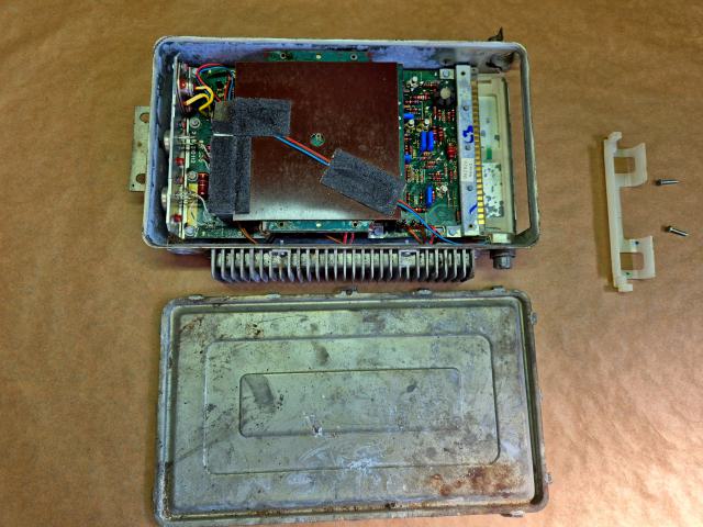 Bosch D-Jetronic ECU internal electronics inspection