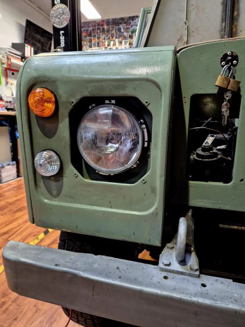 Land Rover Series 3 világítás