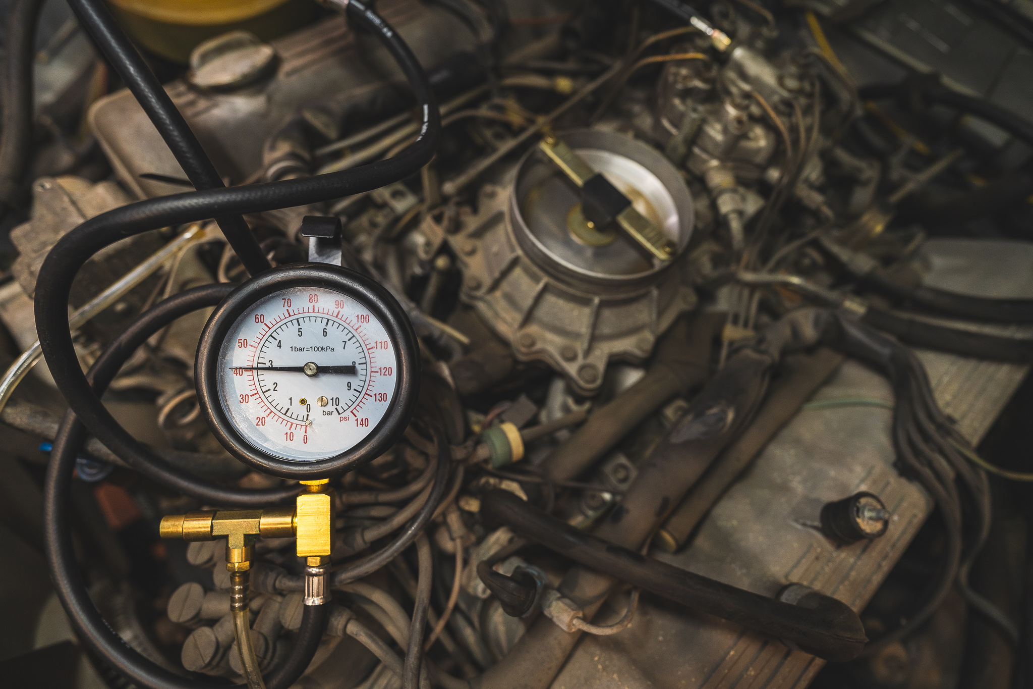 Bosch K-Jetronic üzemanyagnyomás mérése Mercedes 500 SL M117 motoron