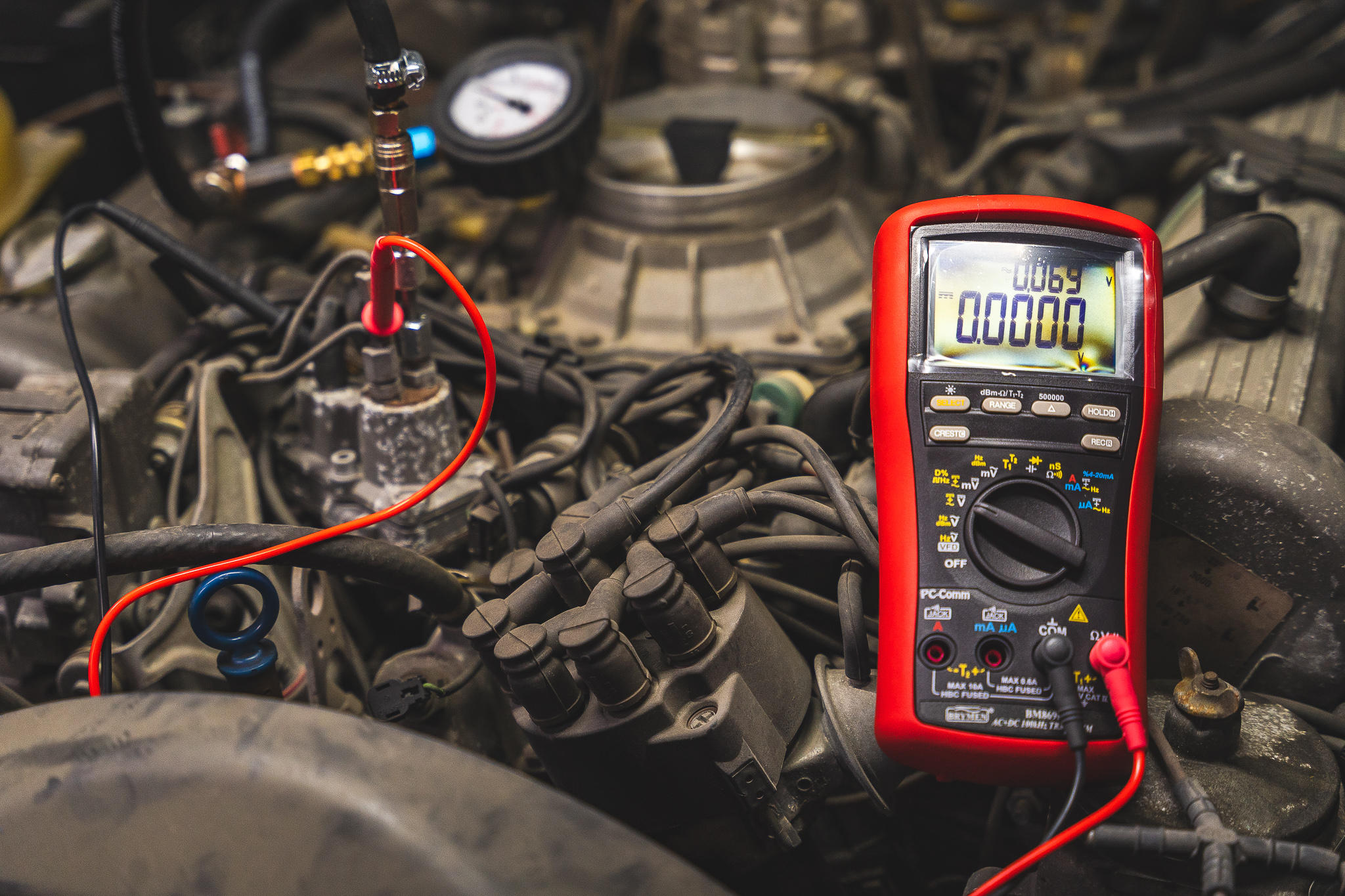 Elektromos ellenőrzés Mercedes 500 SL Bosch K-Jetronic rendszerén