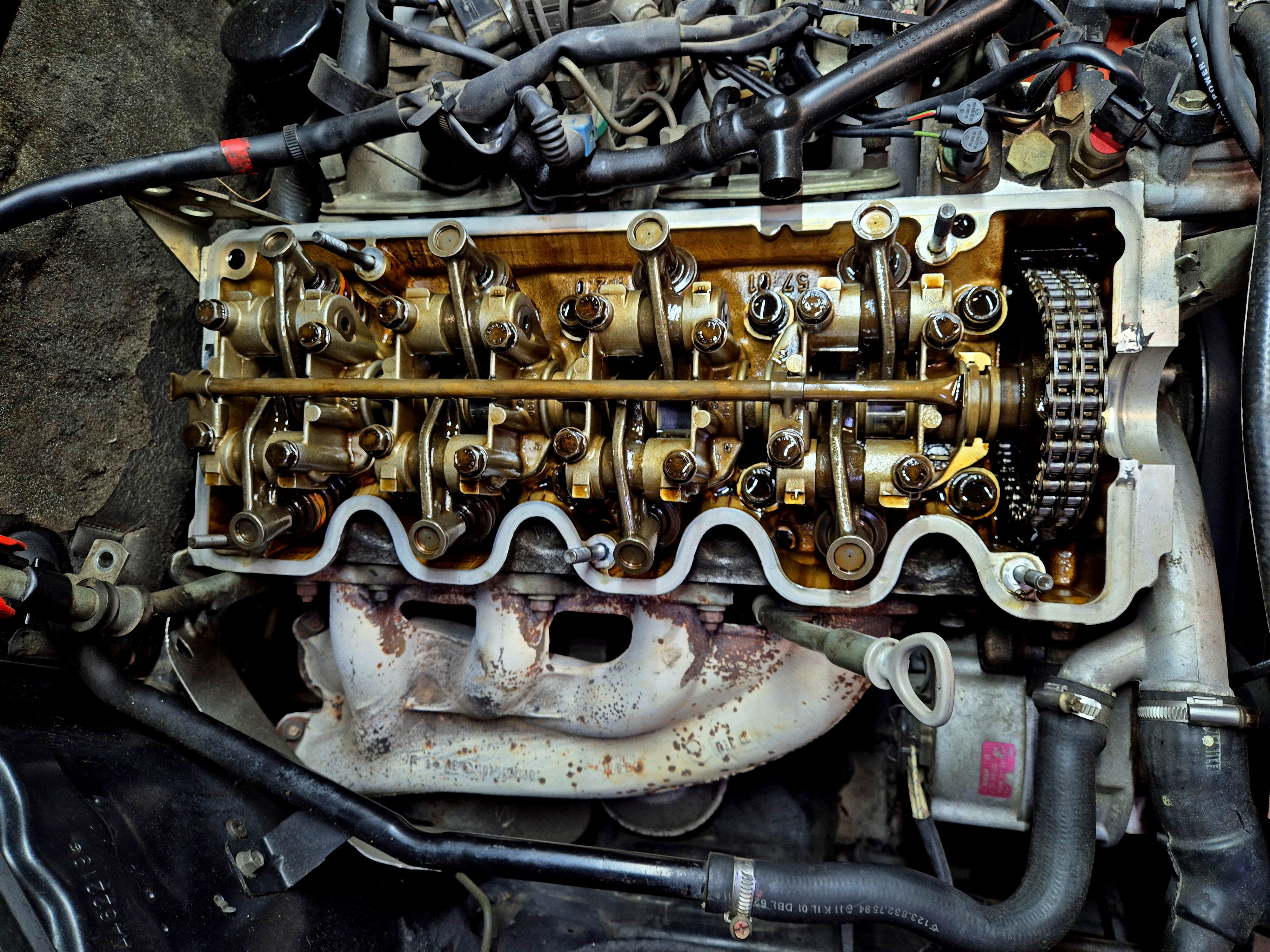 Mercedes-Benz M102 engine with correct valve timing